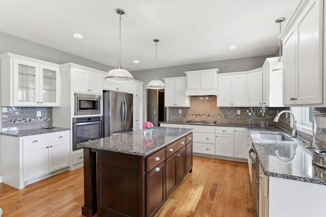 12920 Rose Bluff Boulevard, Burnsville, MN 55337