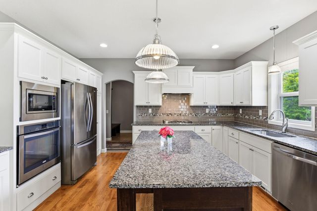 12920 Rose Bluff Boulevard, Burnsville, MN 55337