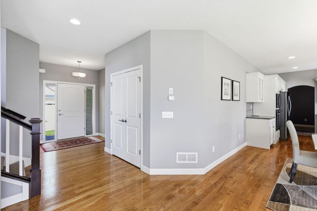 12920 Rose Bluff Boulevard, Burnsville, MN 55337