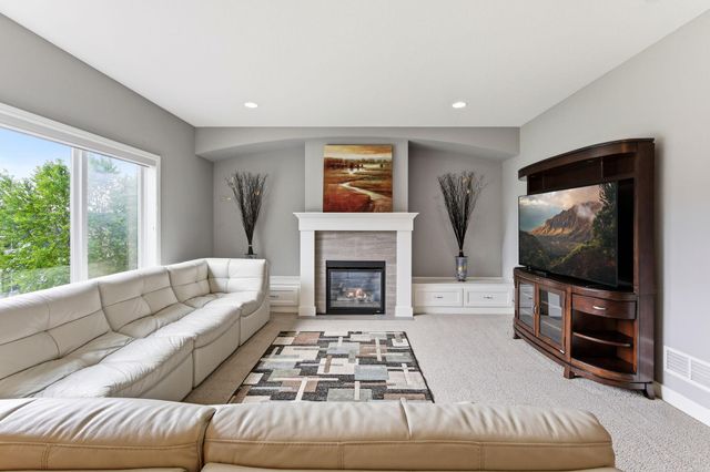 12920 Rose Bluff Boulevard, Burnsville, MN 55337