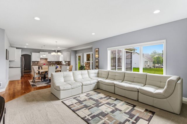 12920 Rose Bluff Boulevard, Burnsville, MN 55337