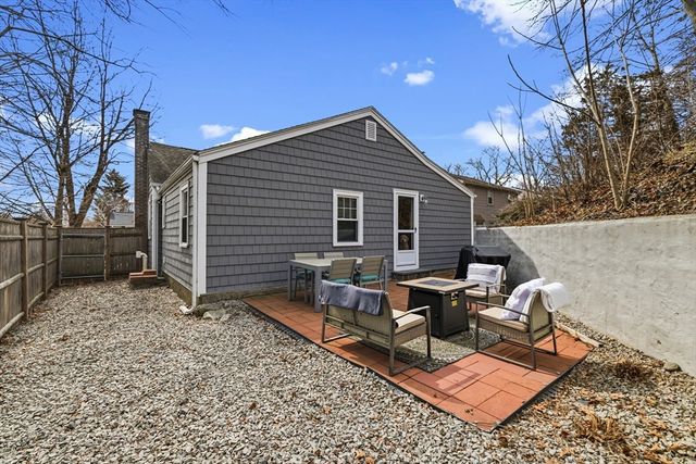 85 Hilma St, Quincy, MA 02171