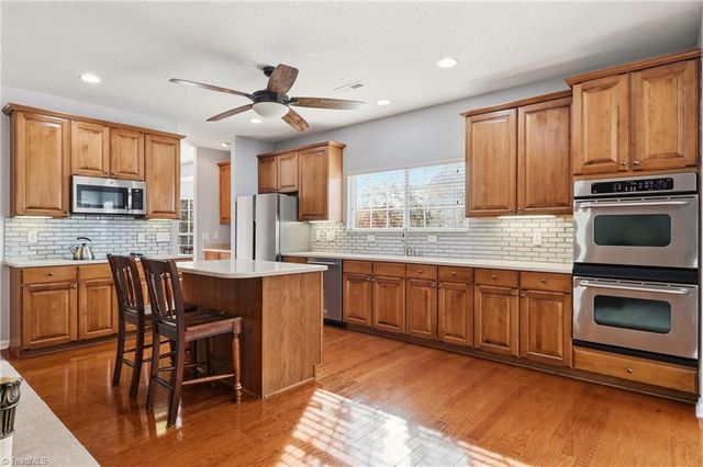 105 Creeks Edge Court, Clemmons, NC 27012