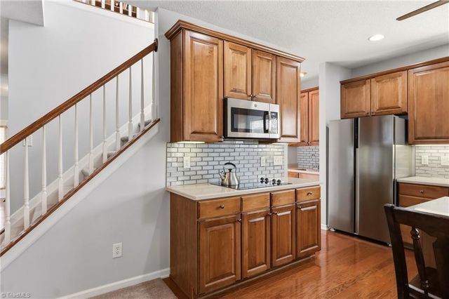 105 Creeks Edge Court, Clemmons, NC 27012