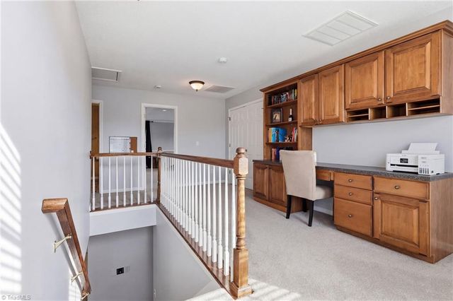 105 Creeks Edge Court, Clemmons, NC 27012