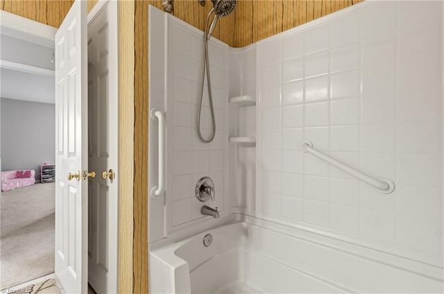 105 Creeks Edge Court, Clemmons, NC 27012