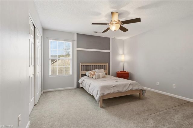 105 Creeks Edge Court, Clemmons, NC 27012