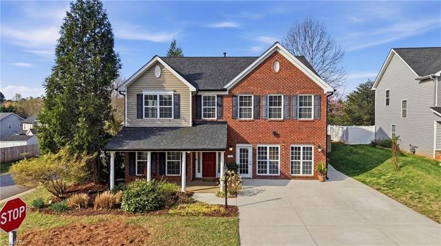 105 Creeks Edge Court, Clemmons, NC 27012