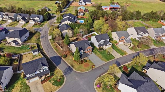 105 Creeks Edge Court, Clemmons, NC 27012