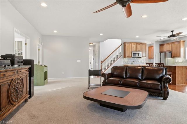 105 Creeks Edge Court, Clemmons, NC 27012