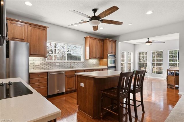 105 Creeks Edge Court, Clemmons, NC 27012