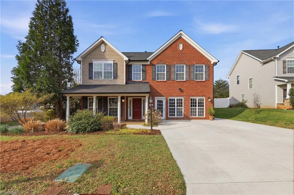 105 Creeks Edge Court, Clemmons, NC 27012