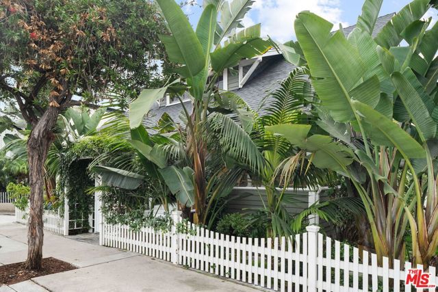 2704 3rd Street, Santa Monica, CA 90405