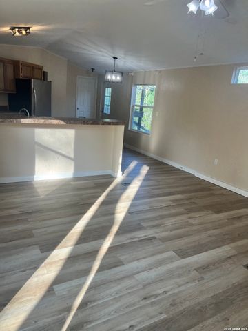 149 LONGHORN RD, Stockdale, TX 78160