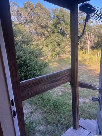 149 LONGHORN RD, Stockdale, TX 78160