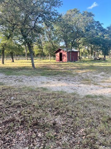 149 LONGHORN RD, Stockdale, TX 78160