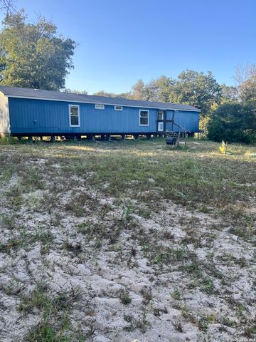 149 LONGHORN RD, Stockdale, TX 78160