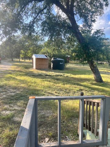 149 LONGHORN RD, Stockdale, TX 78160