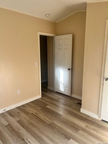 149 LONGHORN RD, Stockdale, TX 78160