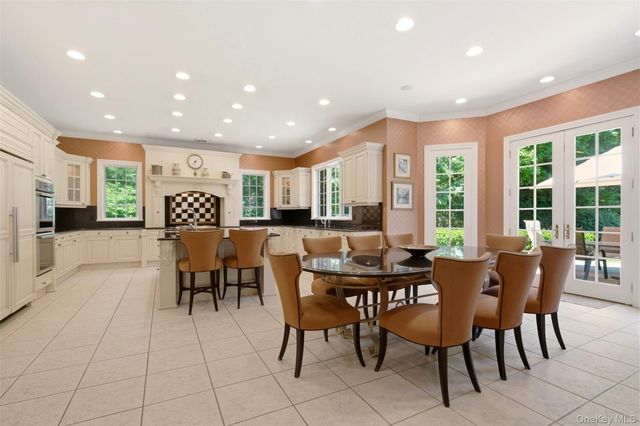 7 Fairway Court, Upper Brookville, NY 11771