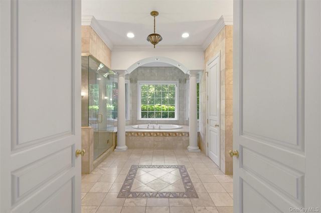 7 Fairway Court, Upper Brookville, NY 11771