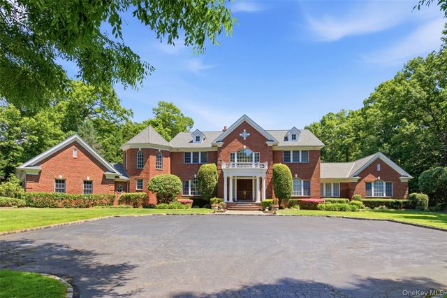 7 Fairway Court, Upper Brookville, NY 11771