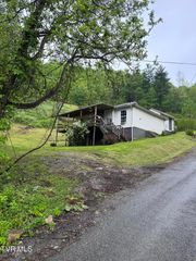 11590 Cedar Road, Pound, VA 24279