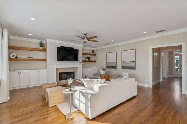 5004 W LEONA STREET, Tampa, FL 33629