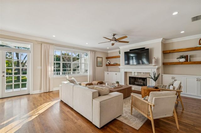 5004 W LEONA STREET, Tampa, FL 33629