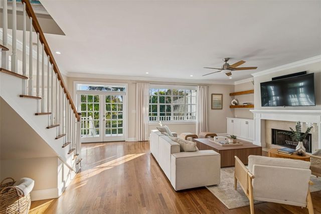 5004 W LEONA STREET, Tampa, FL 33629