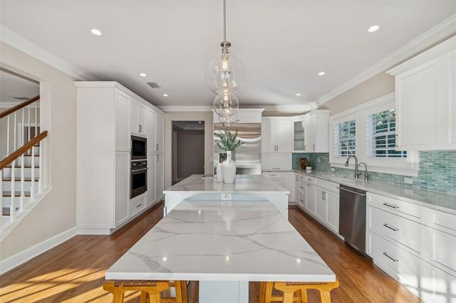 5004 W LEONA STREET, Tampa, FL 33629