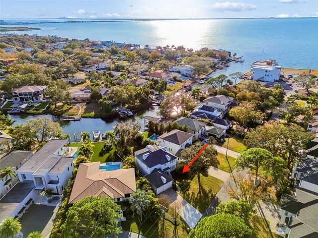 5004 W LEONA STREET, Tampa, FL 33629