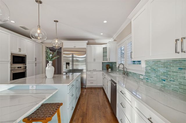 5004 W LEONA STREET, Tampa, FL 33629