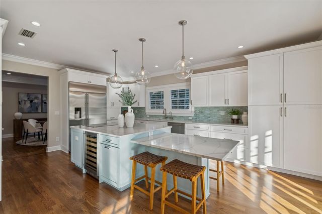 5004 W LEONA STREET, Tampa, FL 33629