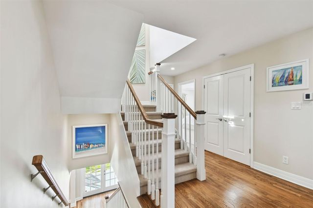 5004 W LEONA STREET, Tampa, FL 33629