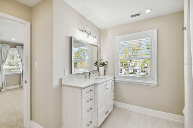 5004 W LEONA STREET, Tampa, FL 33629