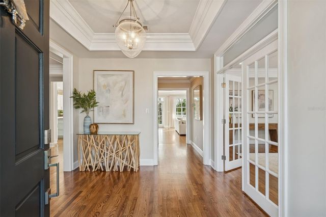 5004 W LEONA STREET, Tampa, FL 33629