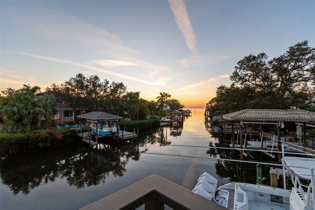 5004 W LEONA STREET, Tampa, FL 33629