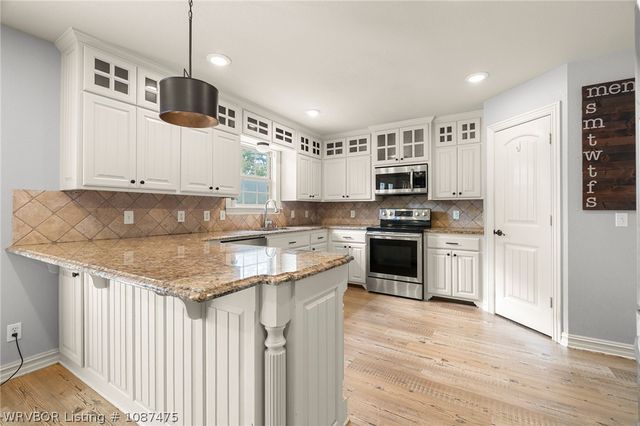 1204 Breckenridge Drive, Van Buren, AR 72956