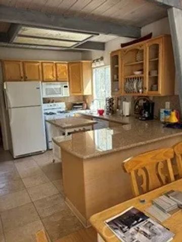 1083 Nadelhorn Drive, Lake Arrowhead, CA 92352