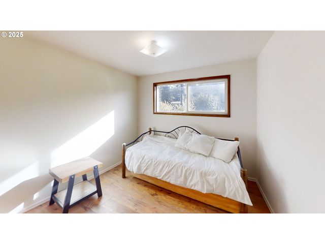 2537 PORT ORFORD LOOP Rd, Port Orford, OR 97465