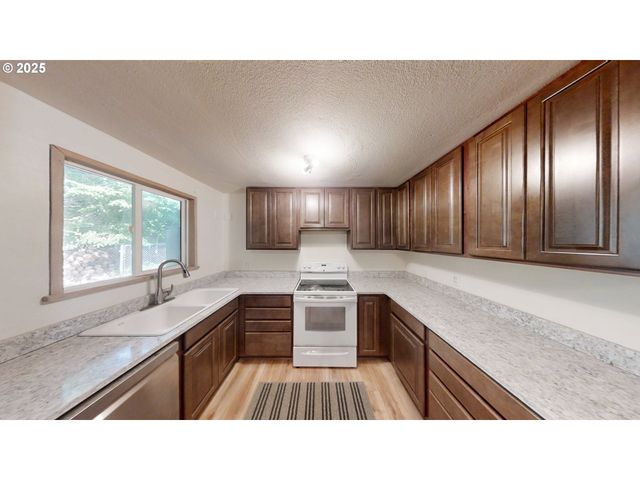 2537 PORT ORFORD LOOP Rd, Port Orford, OR 97465