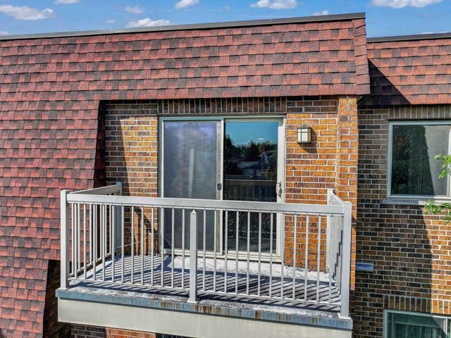 715 W Central Road C1, Mount Prospect, IL 60056