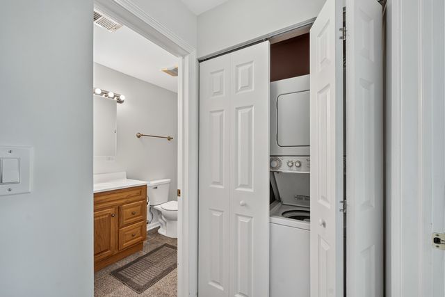 715 W Central Road C1, Mount Prospect, IL 60056