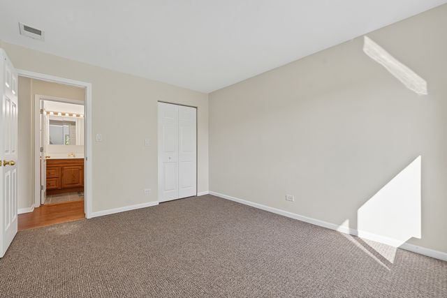 715 W Central Road C1, Mount Prospect, IL 60056