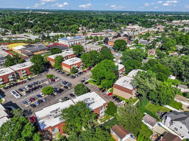715 W Central Road C1, Mount Prospect, IL 60056