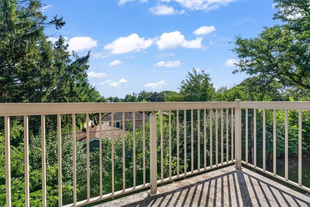 715 W Central Road C1, Mount Prospect, IL 60056