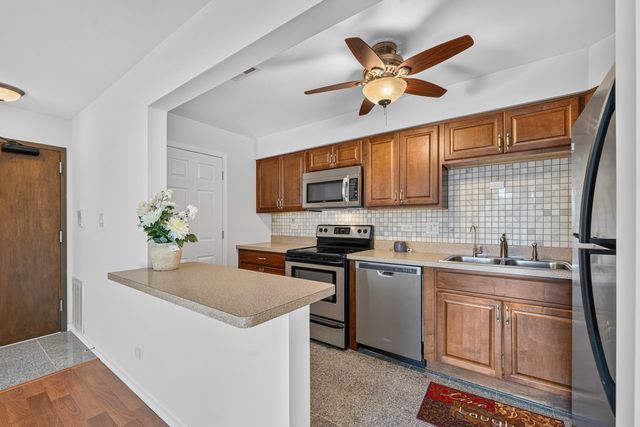 715 W Central Road C1, Mount Prospect, IL 60056