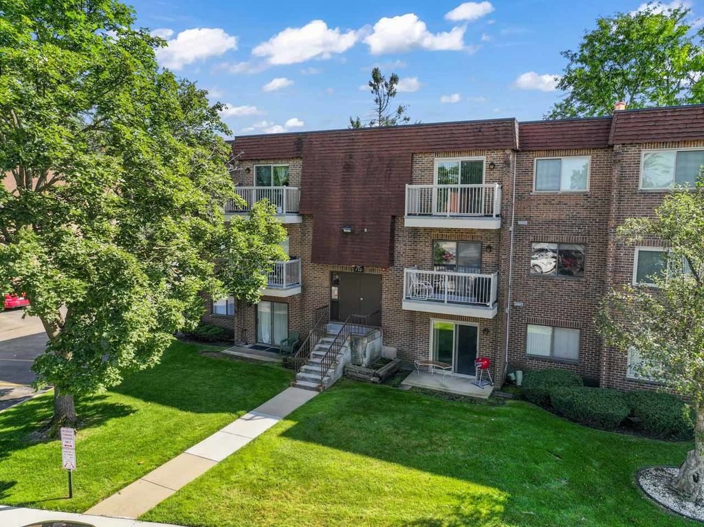 715 W Central Road C1, Mount Prospect, IL 60056