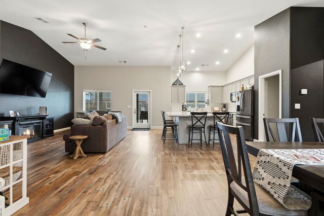 1881 W Date Avenue, Porterville, CA 93257